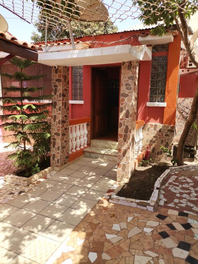 Hotel Badinca Alojamento Low Cost In Bissau Avenida Francisco Mendes Dış mekan fotoğraf